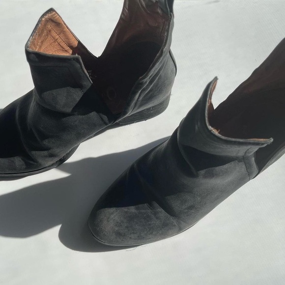 Jeffrey Campbell Oriley Bootie. Women's Size 7. - Picture 2 of 7